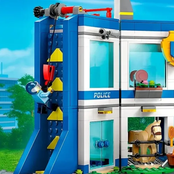 Конструктор LEGO City Поліцейська академія (60372)