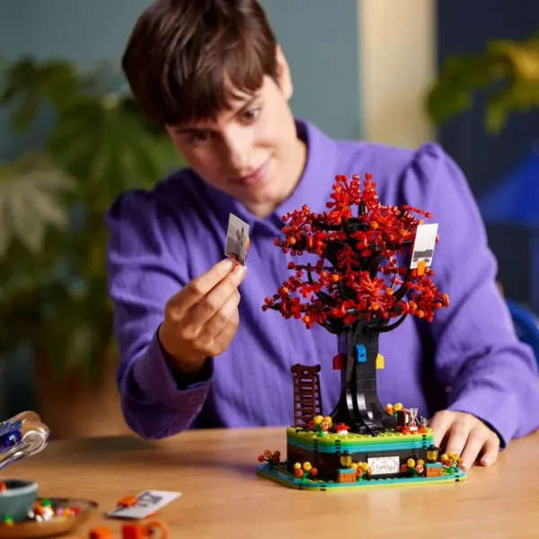 Конструктор LEGO Генеалогічне дерево (21346)