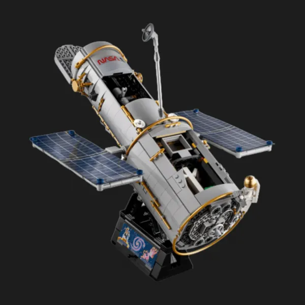 Конструктор LEGO Icons Космічний телескоп Габбл Набір наукового декору (11382)