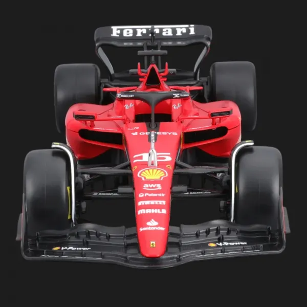 Автомодель із фігуркою Bburago Race — Ferrari SF-23 в асортименті (1:24) (18-26809)