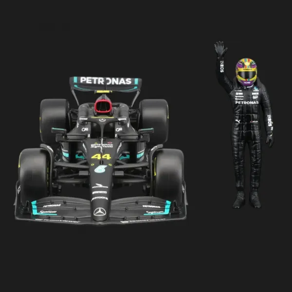 Автомодель із фігуркою Bburago Racе — Mercedes-AMG F1 W14 E в асортименті (1:24) (18-28037)