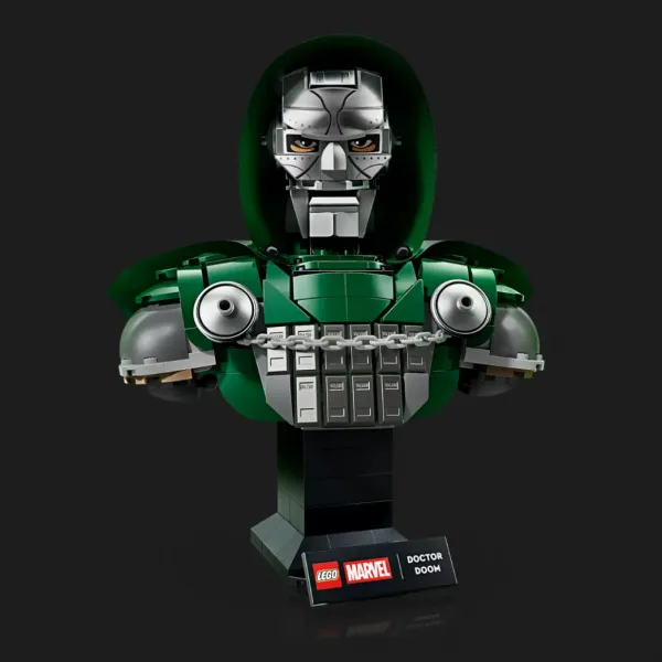 Конструктор LEGO Marvel Бюст Доктора Дума (76345)