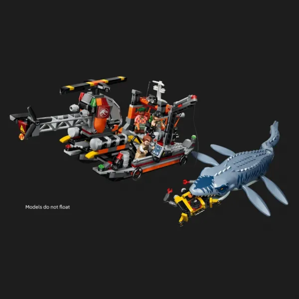 Конструктор LEGO Jurassic World Напад мозазавра на човен (77983)
