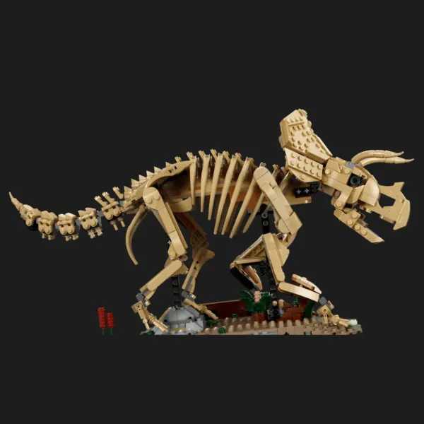 Конструктор LEGO Jurassic World Скам'янілості динозаврів: трицератопс (77985)