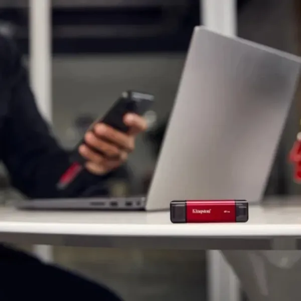 Зовнішній SSD-накопичувач Kingston Dual Portable 2TB (Red/Black)